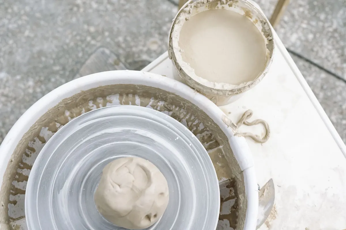 Handbuilding vs Wheel Throwing: Which Method Fits Your Studio Space?